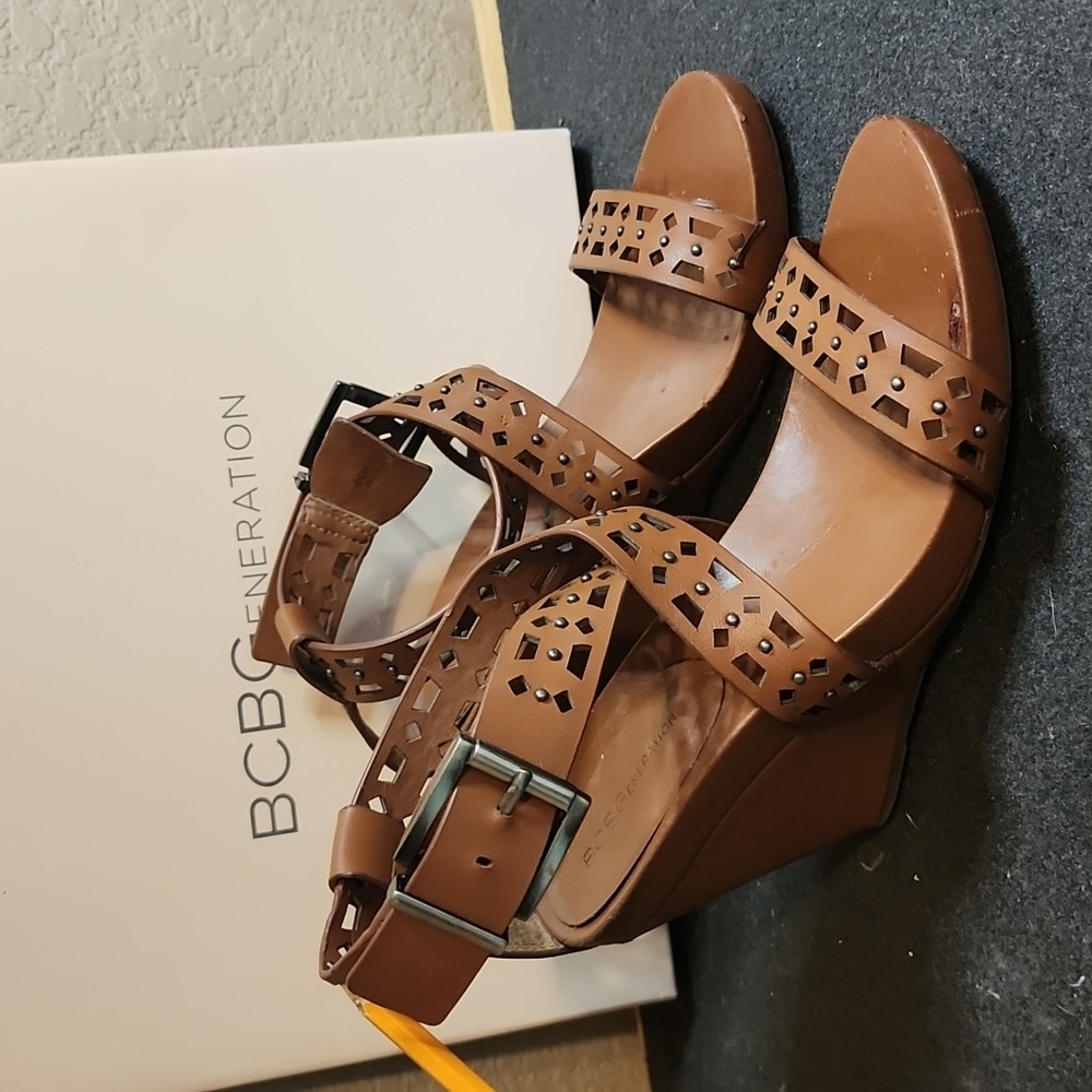BcBG criss cross wedge sandals sz 6.5